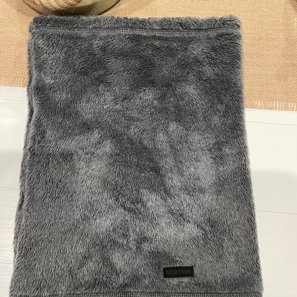 Burton ski neck warmer grey faux fur like